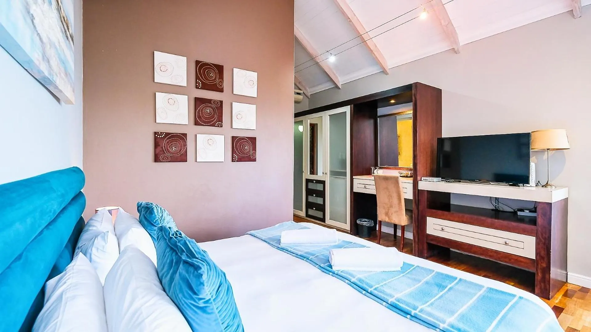 Gasthof Boardwalk Lodge – B&B Wildernis